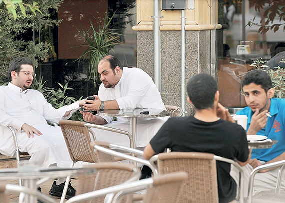 58 % من مستخدمي الإنترنت في السعودية ذكور.. ومواقع الفيديو والألعاب تجذب الإناث