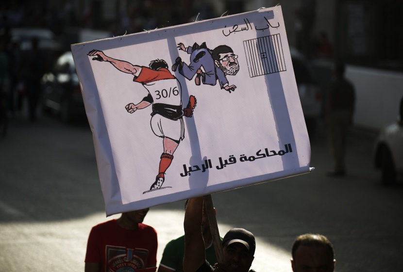 مصريون يحتشدون في مظاهرات تاريخية للإطاحة بمرسي.. والضحايا 4