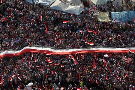 مرسي يسقط عن كرسي الرئاسة