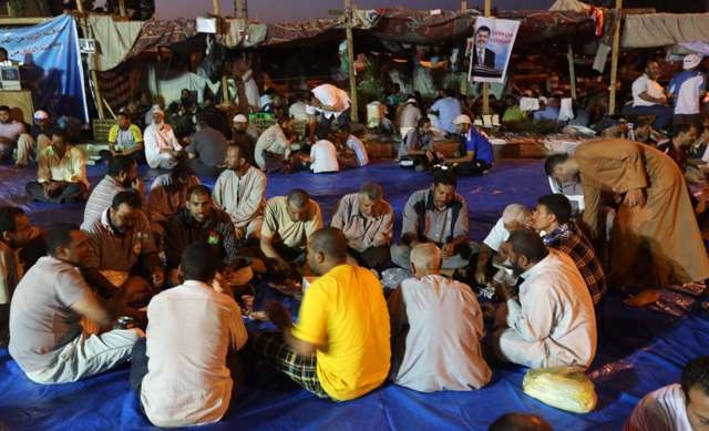 قصة مصورة : المسلمون في أول أيام شهر رمضان