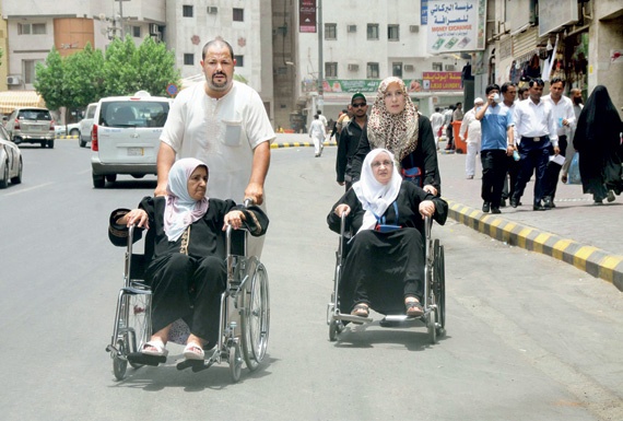 في خدمة المعتمرين