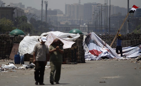 مجلس الدفاع الوطني المصري يحذر أنصار مرسي من إجراءات حاسمة  اذا تجاوزوا "السلمية"