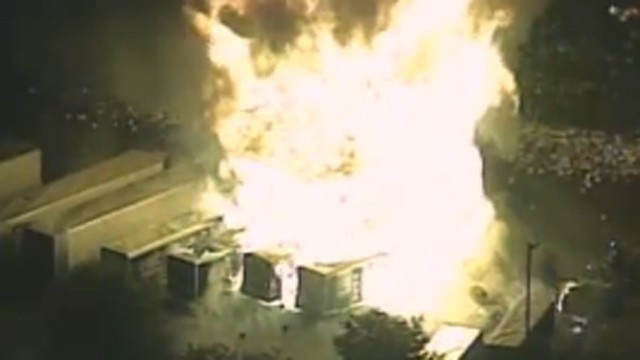 قصة مصورة: 15 مفقودا بعد انفجار مصنع للغاز في فلوريدا