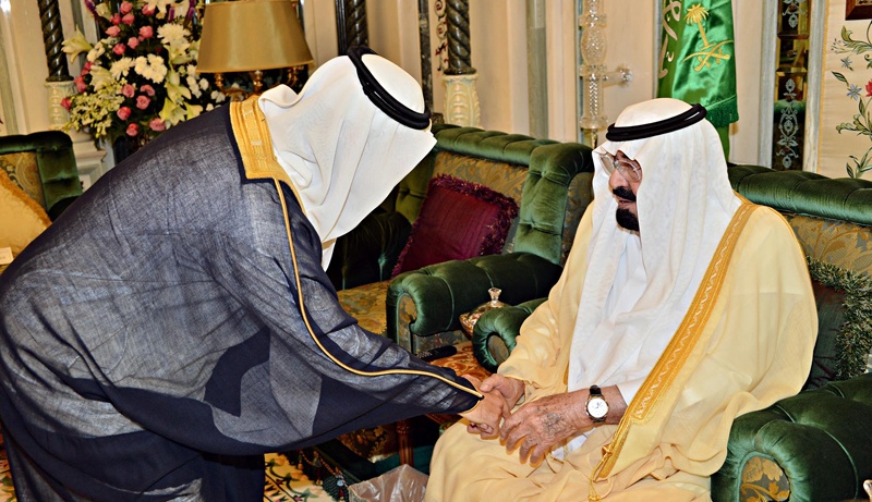 الملك يتسلم التقرير السنوي لـ"الحوار الوطني" ويشيد بدوره في نشر الوسطية والاعتدال