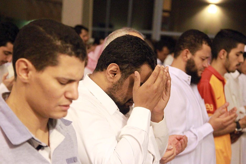 قصة مصورة: ليلة مليئة بالإيمان في مساجد العاصمة