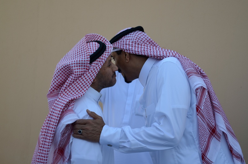 قصة مصورة: العيد بالمفيجر بساطة تعانق القلوب