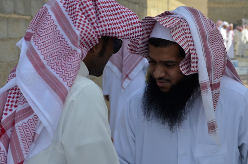 قصة مصورة: العيد بالمفيجر بساطة تعانق القلوب