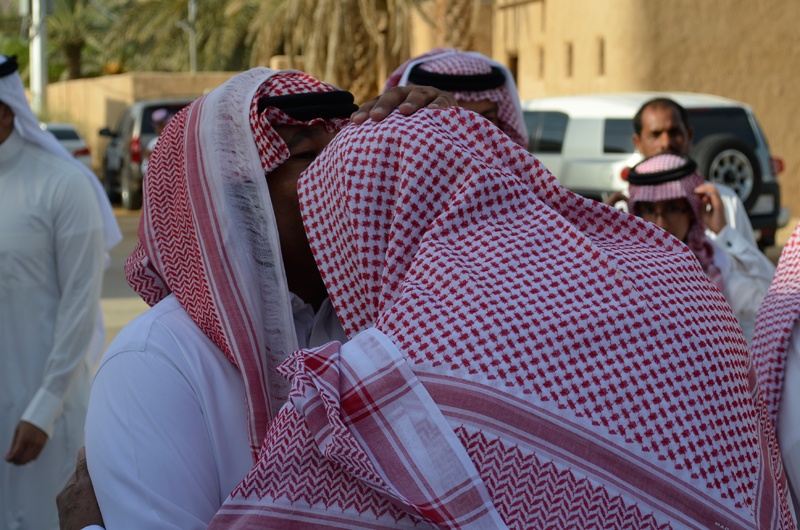 قصة مصورة: العيد بالمفيجر بساطة تعانق القلوب