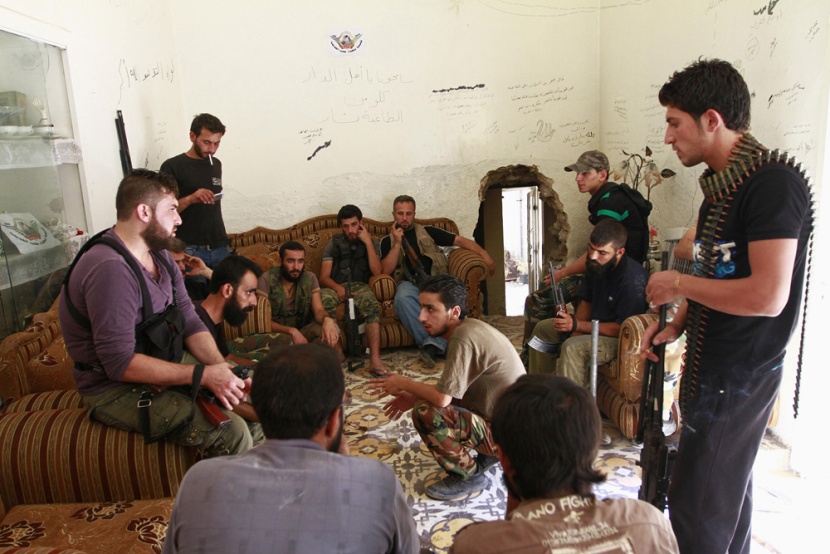 قصة مصورة: الجيش الحر يواصل المعارك على جبهة حلب