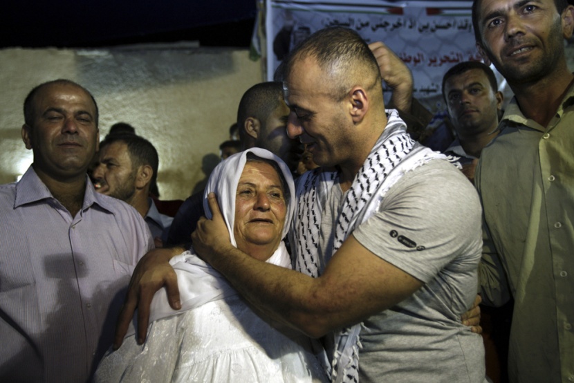 بعد ربع قرن في السجون الإسرائيلية.. فلسطينيون يعودون لحياة بملامح جديدة