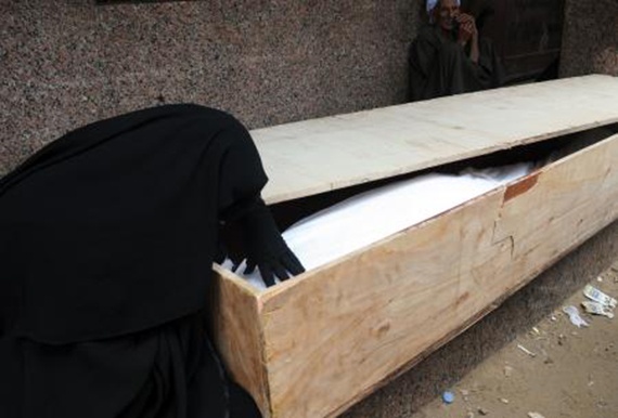 عودة جثامين أفراد شرطة مصرية قتلوا في سيناء إلى القاهرة