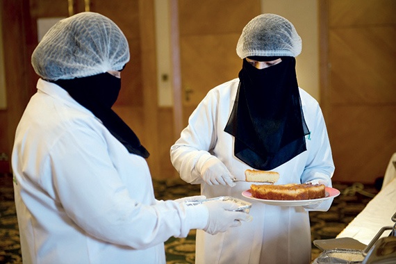 العمل التطوعي النسائي مهدد  بالتوقف في السعودية
