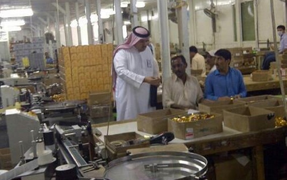 جدة : إغلاق مصنعا للعطور يغش المستهلكين بملصقات "صنع في فرنسا"