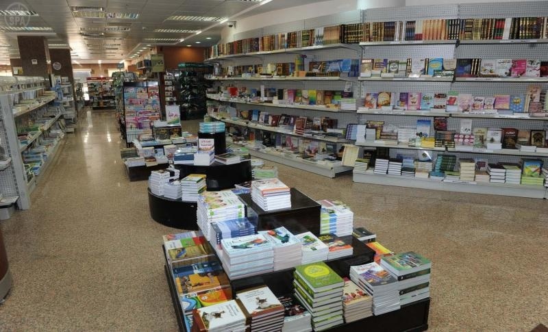 العام الدراسي الجديد ينعش سوق القرطاسية والملبوسات