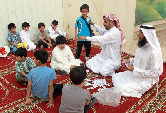 قصة مصورة : الحياة تعود إلى المدارس في العام الجديد