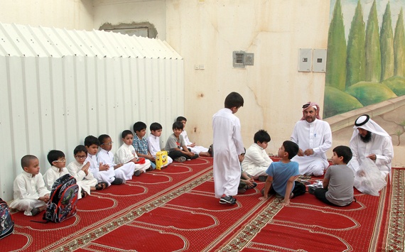 قصة مصورة : الحياة تعود إلى المدارس في العام الجديد
