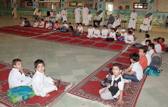 قصة مصورة : الحياة تعود إلى المدارس في العام الجديد