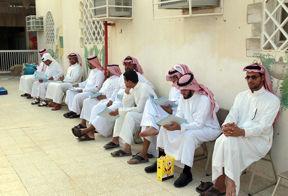 قصة مصورة : الحياة تعود إلى المدارس في العام الجديد