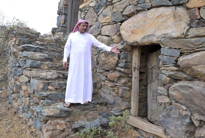 قصة مصورة : قرية البارك ذكريات الأطلال ينسجها جمال المكان وروعة الزمان