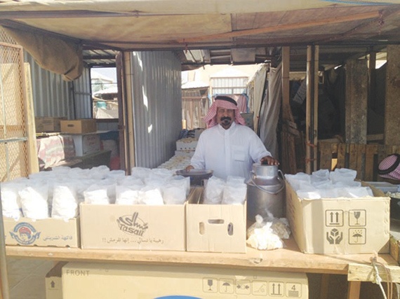الباعة في العراء 25 عاما .. و«الأمانة»: جارٍ تهيئة الموقع