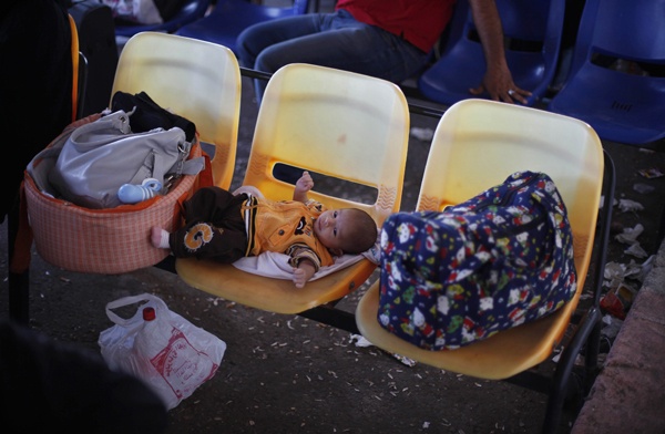 قصة مصورة : مصر تفتح معبر رفح مع غزة جزئيا بعد إغلاقه أسبوعا