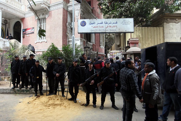 مصر تقلل فترة حظر التجول ساعتين اعتبارا من السبت القادم