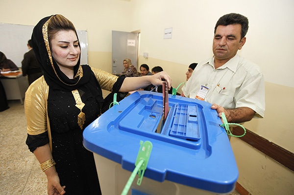 أكراد العراق ينتخبون برلمانهم وسط خلافات مع بغداد وتوترات اقليمية