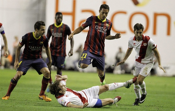 برشلونة يسحق فاليكانو ويواصل صدارة الدوري الإسباني