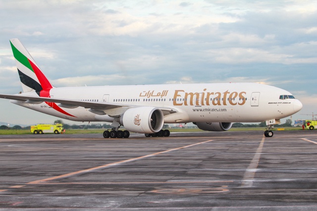 طيران الإمارات تكثف حضورها عبر أربع قارات في يوم واحد