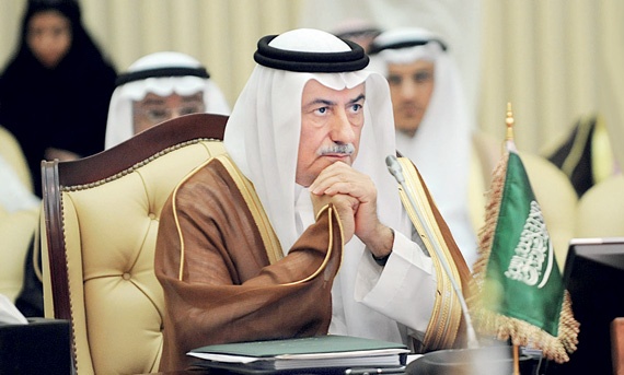 إبراهيم العساف وزير المالية لدى حضوره اجتماع وزراء المالية والاقتصاد، ومحافظي البنوك المركزية في دول الخليج،