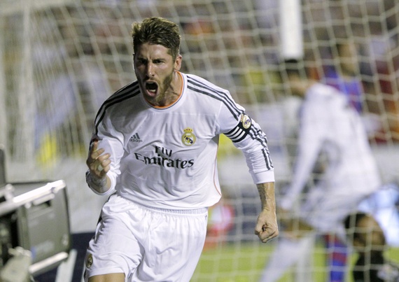 ثنائية سانشيز تقود برشلونة لمواصلة الصدارة .. ورونالدو يسعد ريال مدريد