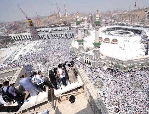 قدوم 800 ألف حاج من الخارج عبر مطار جدة