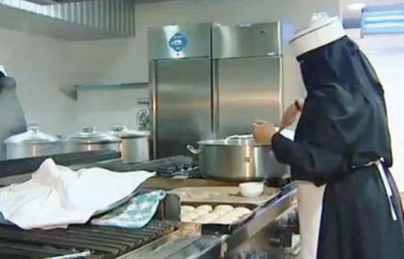 مطاعم وفنادق تقدم  عروضا لسعوديات لإدارة مطابخها والإشراف على الضيافة