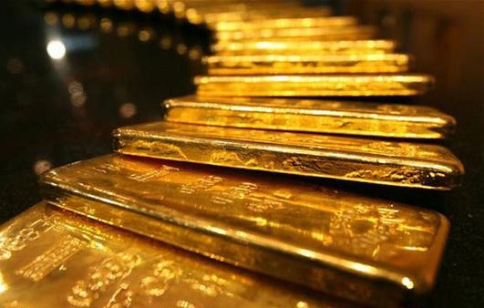 الذهب يتراجع وسط حديث عن سياسات المركزي الأوروبي