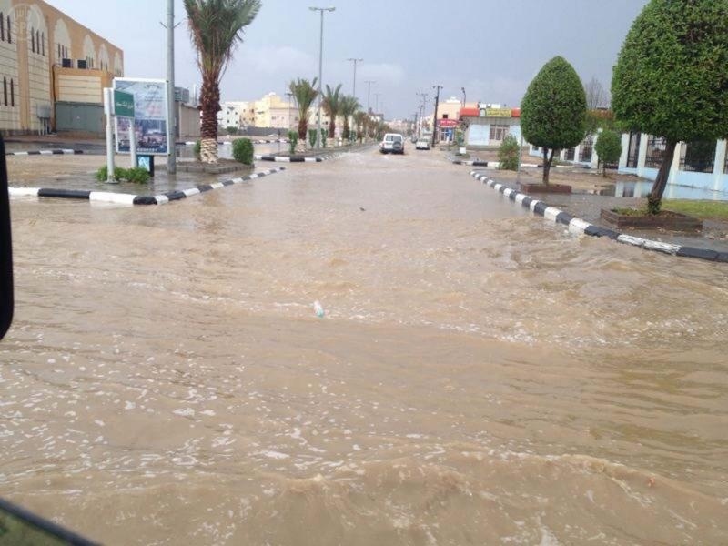 هطول أمطار غزيرة على محافظات تبوك