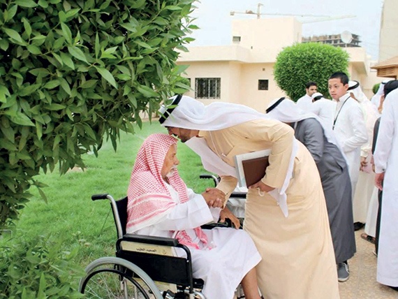 معظم قضايا عقوق الوالدين ترتكب ضد «الأب»