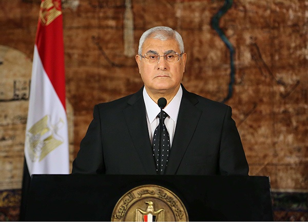 الرئيس المصري يصدر قرارا بقانون تنظيم التظاهر