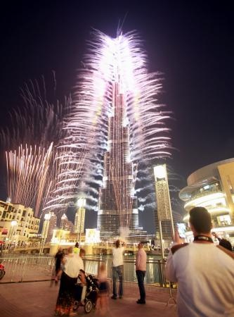 قصة مصورة: الألعاب النارية تشق عنان سماء دبي ابتهاجا بفوزها بمعرض إكسبو 2020