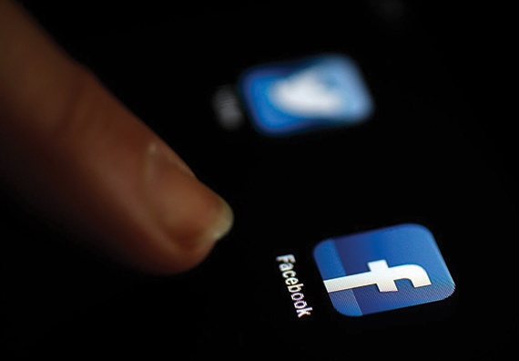 «فيسبوك» تعترف: ثغرة في LIKES 
يتم إضافتها آليا