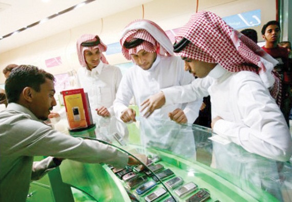 باعة: مبيعات الجوالات انخفضت 50 % عقب شهر من حملات التفتيش