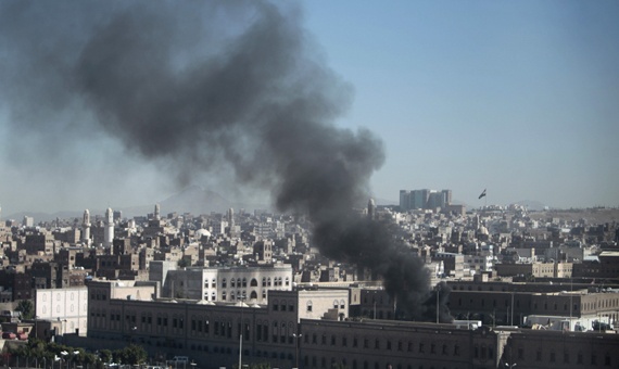 20 قتيلا في الهجوم على مجمع وزارة الدفاع اليمنية