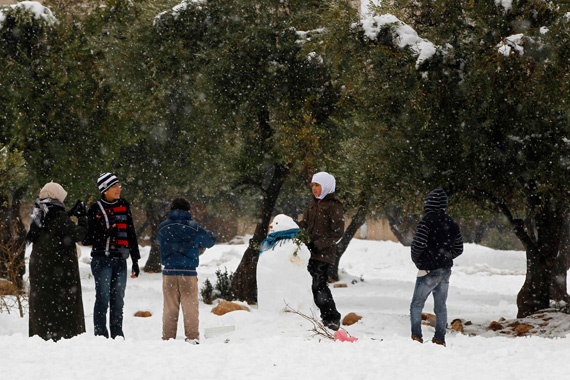 الأردن يؤخر الدوام الرسمي 3 ساعات بسبب الثلوج