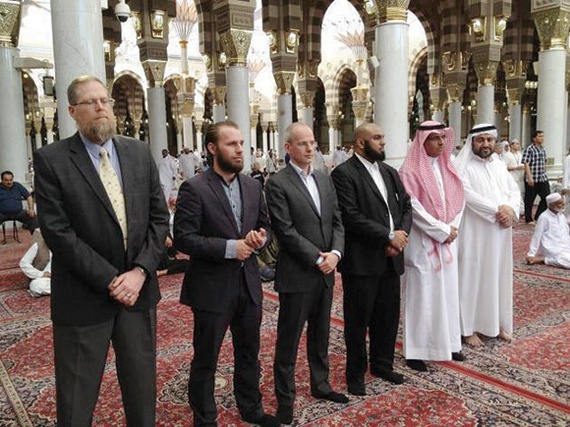 رحلة الإسلام تنقل المخرجين العالميين إلى مكة