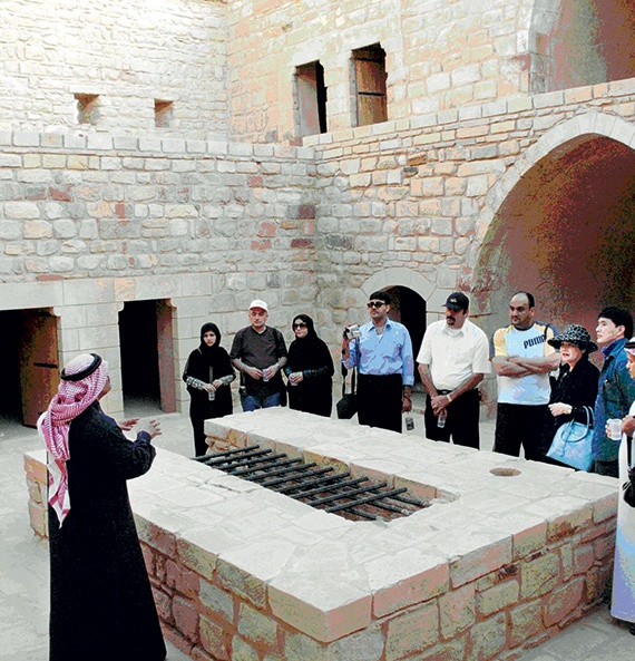 مهارة 100 مرشد سعودي تجذب السياح إلى المواقع الأثرية