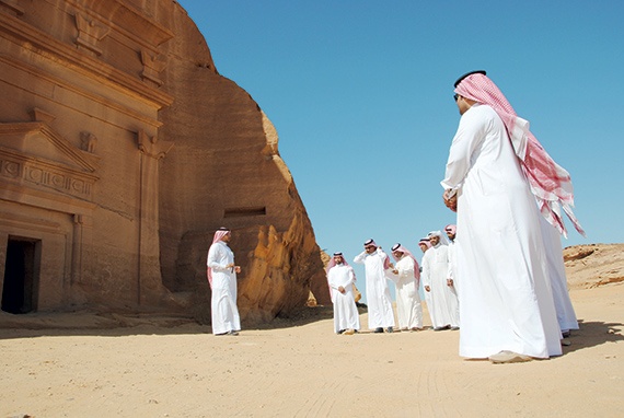 مهارة 100 مرشد سعودي تجذب السياح إلى المواقع الأثرية
