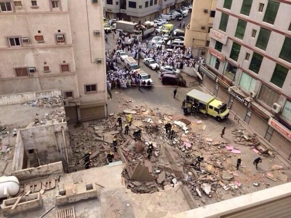 انهيار مبنى من 3 طوابق في جدة