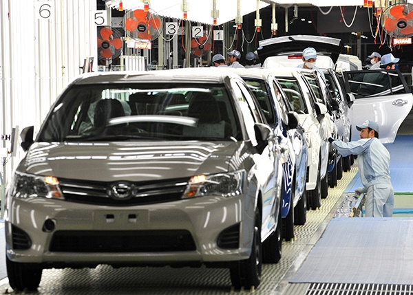 تويوتا تحقق سابقة في التاريخ بصنع أكثر من 10 ملايين سيارة في 2013