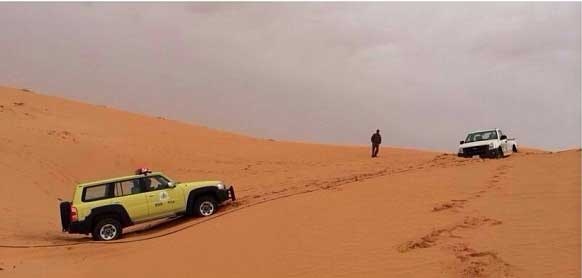 قصة مصورة: العثور على مفقودين في صحراء نفود الدهناء