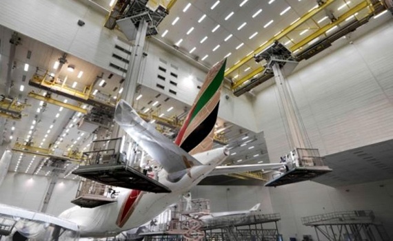طيران الإمارات تنجز أعمال طلاء 21 طائرة خلال 2013