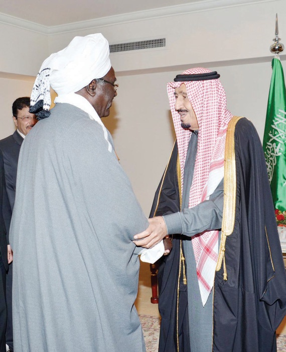 ولي العهد ووزير الخارجية الباكستاني يبحثان آخر التطورات الإقليمية والدولية